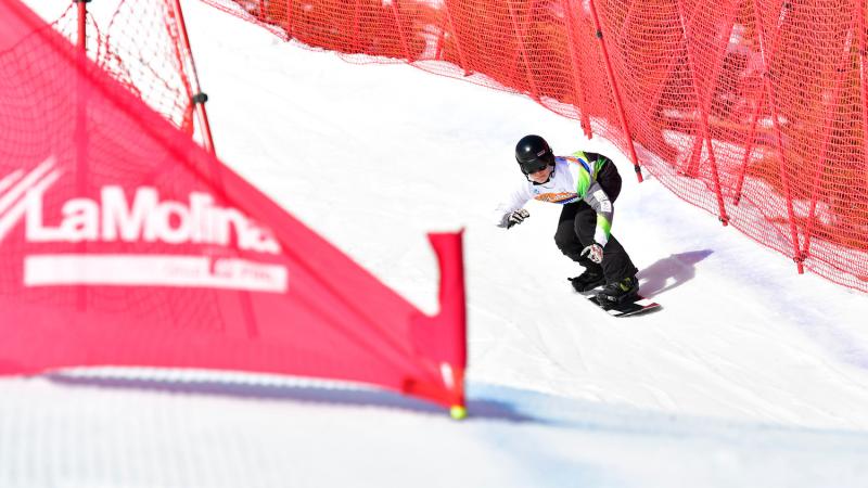 Ben Tudhope - Australia - La Molina 2019 World Para Snowoard World Cup A man snowboarding